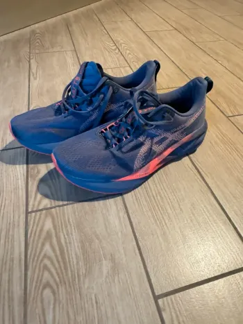 Used Asics Novablast 5 bike — image 2 of 6