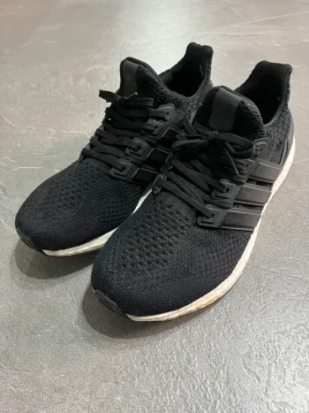 Adidas Ultraboost 1.0 Running Shoes usato