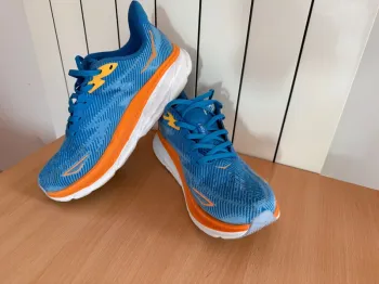 Hoka Clifton 9 Running Shoes usato