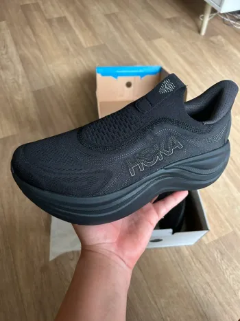 Hoka Skyward Running Shoes usato