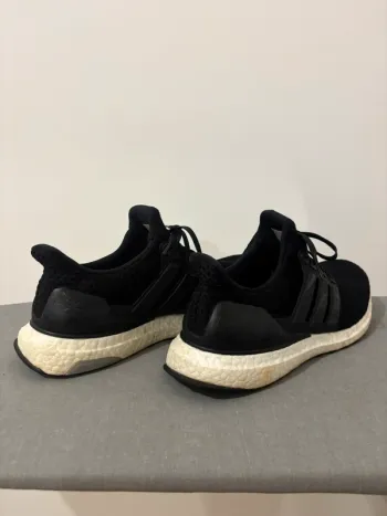 Adidas Ultra Boost bike d'occasion — image 3 sur 6