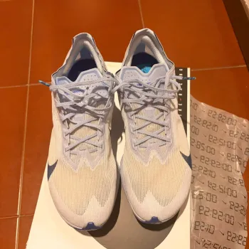 Nike Vaporfly 4 Running Shoes usato