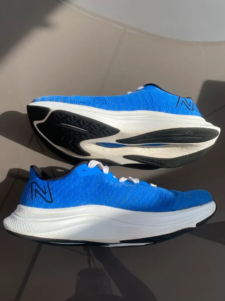 Used New Balance Fuelcell Propel v4 bike — image 13 of 15