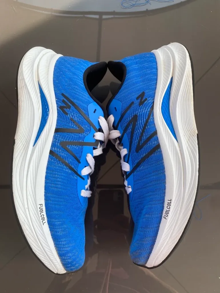 Used New Balance Fuelcell Propel v4 bike — image 2 of 15