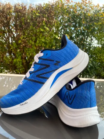 Used New Balance Fuelcell Propel v4 Running Shoes