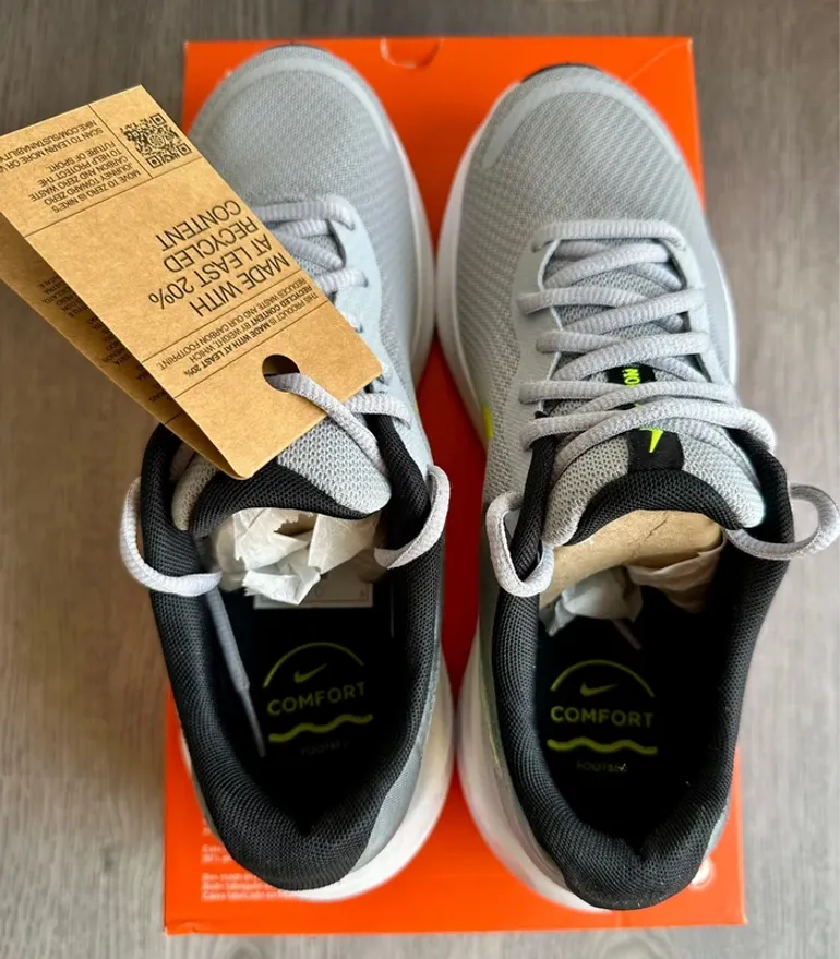 Used Nike Revolution 7 bike — image 6 of 9