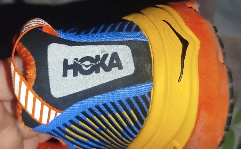 Hoka Running Shoes bike usato — immagine 2 di 4