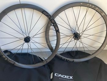 Used Cadex 36 Disc Tubeless Wheelset Wheels