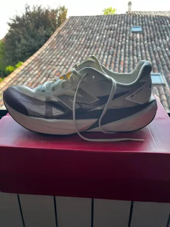 New Balance Rebel V5 bike d'occasion — image 4 sur 5