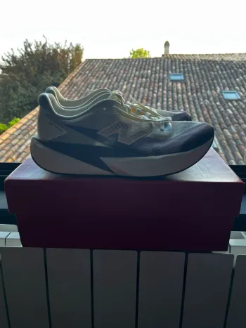 Tweedehands New Balance Rebel V5 Running Shoes