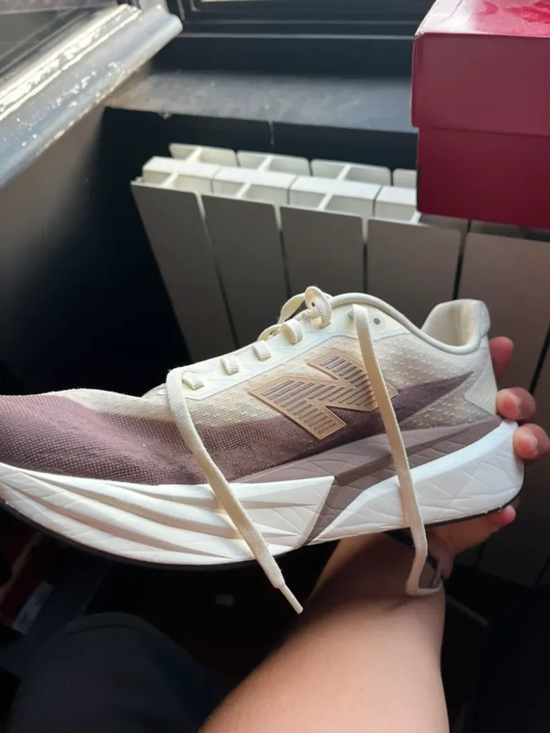 New Balance Rebel V5 bike d'occasion — image 2 sur 5