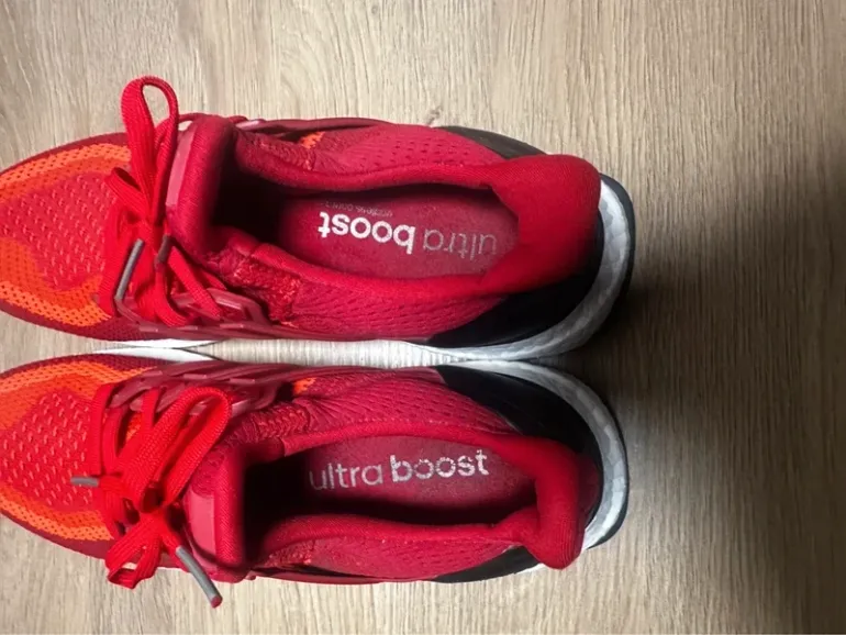 Used Adidas Ultraboost 2.0 Solar Red Gradient 2016 bike — image 8 of 8
