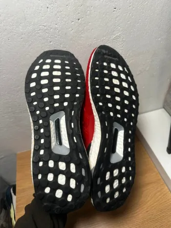 Used Adidas Ultraboost 2.0 Solar Red Gradient 2016 bike — image 6 of 8