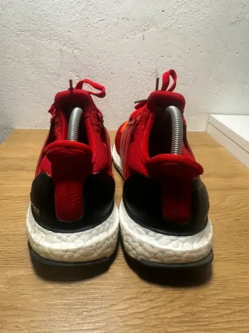 Used Adidas Ultraboost 2.0 Solar Red Gradient 2016 bike — image 4 of 8