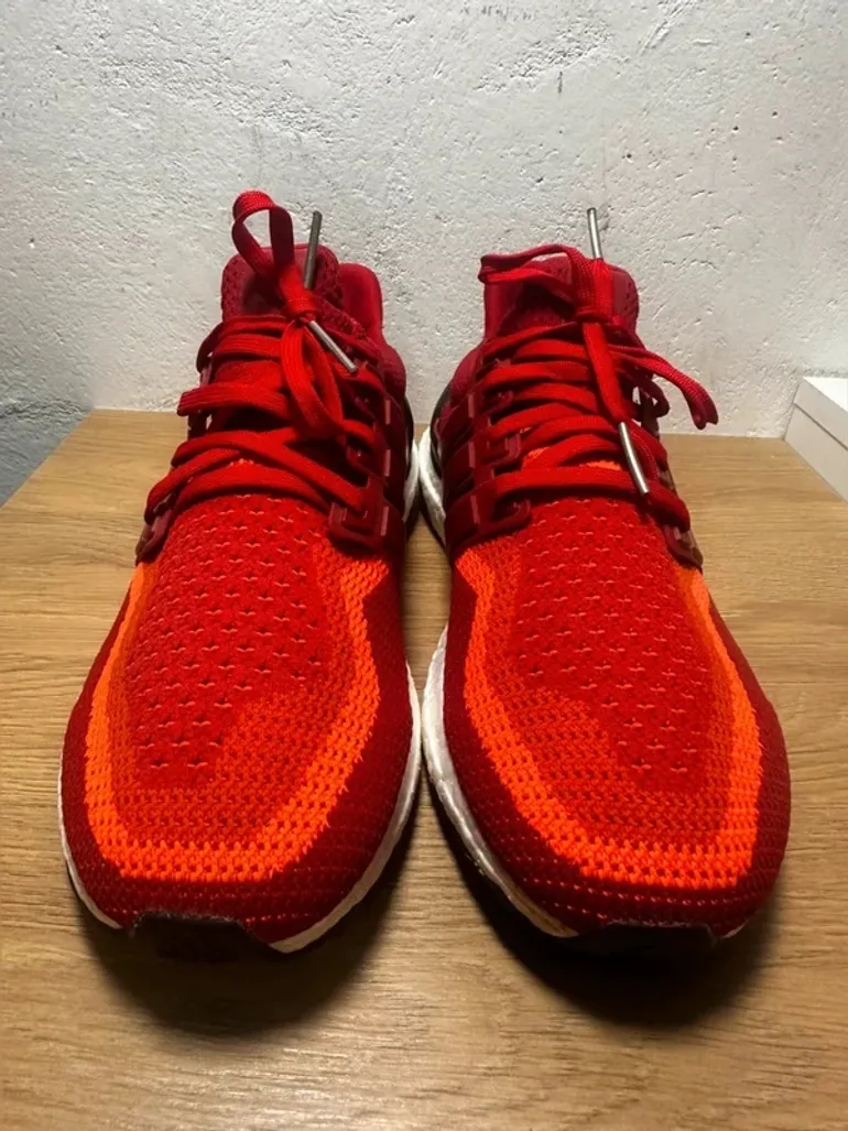 Used Adidas Ultraboost 2.0 Solar Red Gradient 2016 bike — image 5 of 8