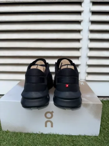 100% ON Running Shoes bike usato — immagine 5 di 7