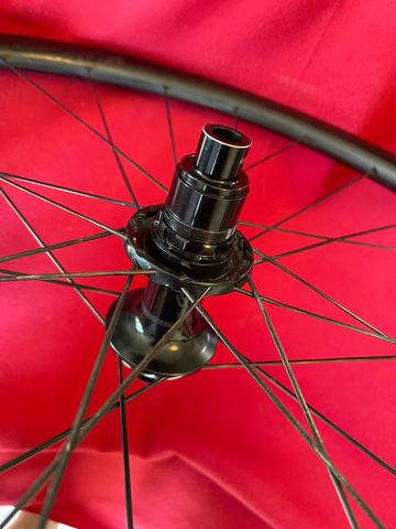 Brugt Roval CLX 32 Carbon Disc bike — billede 2 af 2