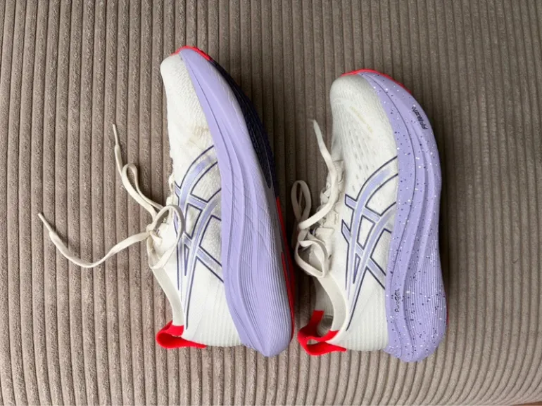 Used Asics Gel Nimbus bike — image 3 of 6
