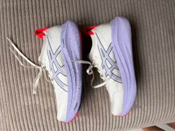 Used Asics Gel Nimbus bike — image 4 of 6