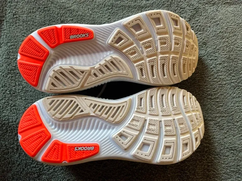 Used Brooks Ghost 17 bike — image 4 of 11