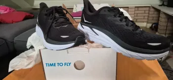 Hoka Clifton 8 Running Shoes de segunda mano