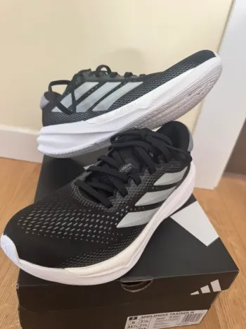 Used Supernova Stride 2.0 Running Shoes
