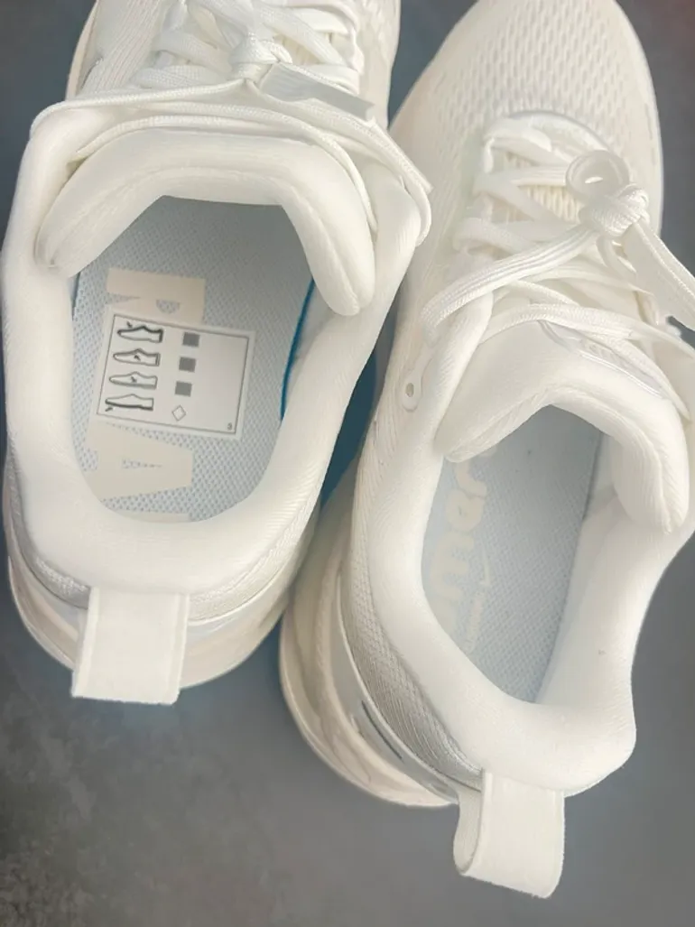 Used Nike Vomero 18 bike — image 11 of 13