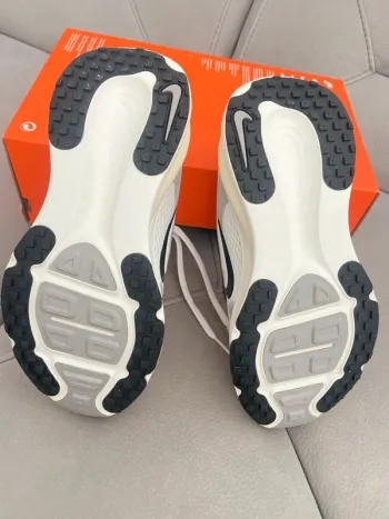 Gebrauchtes Nike Vomero 18 bike — Bild 10 von 12