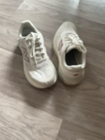 Brugt New Balance More V6 Running Shoes