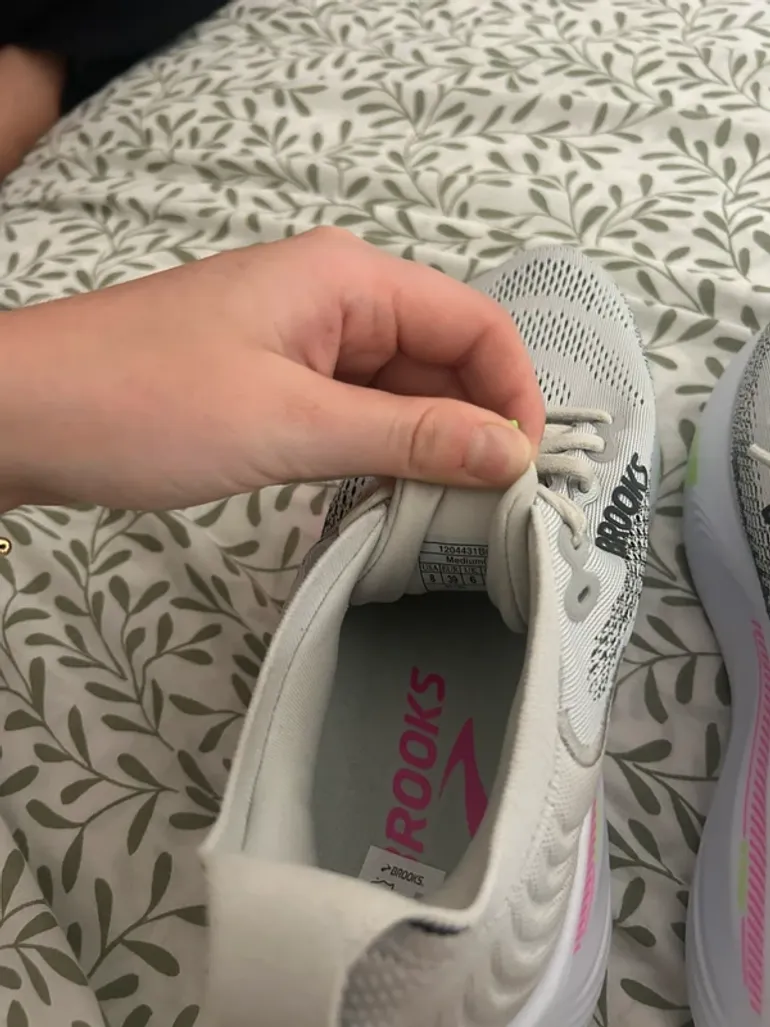Brooks Running Shoes bike usato — immagine 6 di 9
