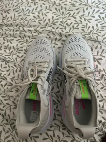Brooks Running Shoes bike usato — immagine 4 di 9