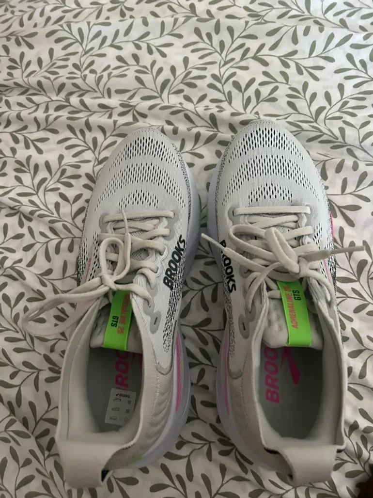 Brooks Running Shoes bike usato — immagine 4 di 9