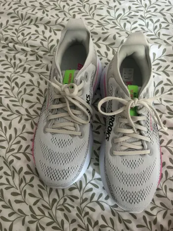 Brooks Running Shoes bike usato — immagine 2 di 9