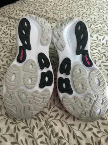 Brooks Running Shoes bike usato — immagine 7 di 9
