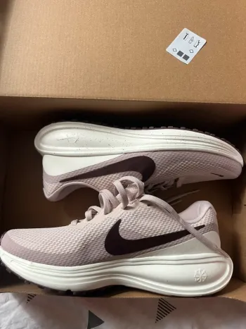 Brugt Nike Revolution 8 SE bike — billede 2 af 6