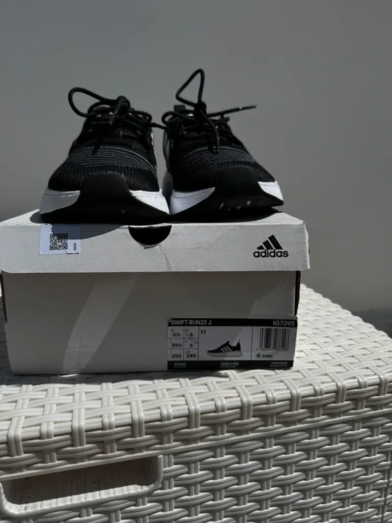 Brugt Adidas Swift Run J bike — billede 5 af 7