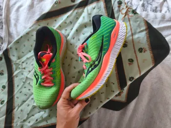 Gebrauchtes Saucony PWR Run Guide 13 Running Shoes