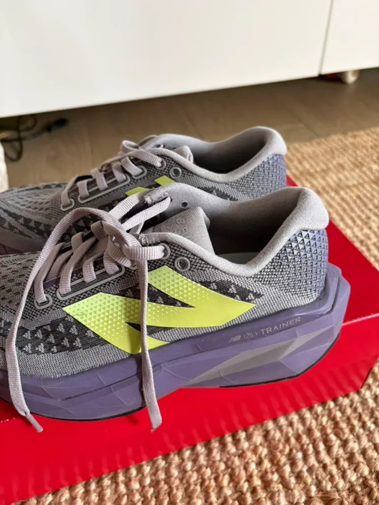 New Balance Running Shoes bike de segunda mano — imagen 2 de 7