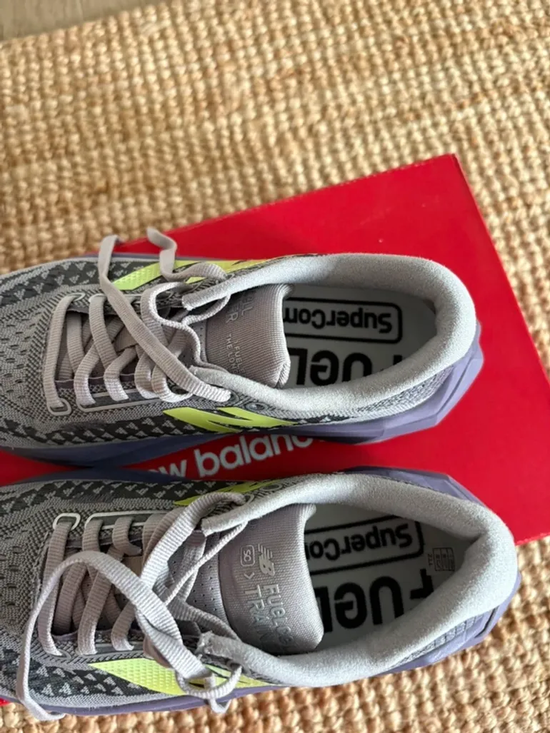 New Balance Running Shoes bike de segunda mano — imagen 4 de 7