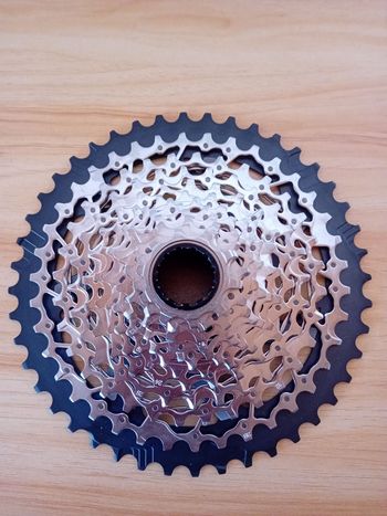 Używany Sram Force XPLR XG-1271 Cassette Drivetrain & Pedals