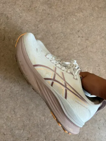 Asics Gel Kayano 32 bike usato — immagine 3 di 5