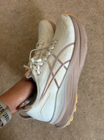 Brugt Asics Gel Kayano 32 Running Shoes