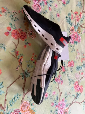 Gebrauchtes On Running On Sneaker bike — Bild 3 von 3