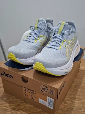 Używany Asics Gel-Nimbus 27 Running Shoes