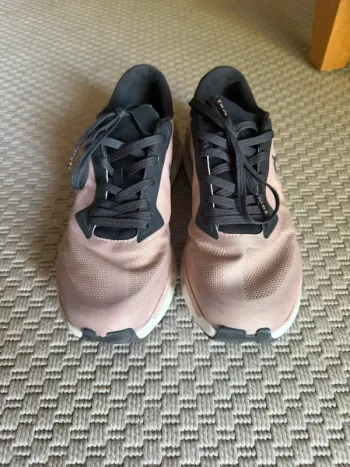 Używany On Running Cloudzone Running Shoes