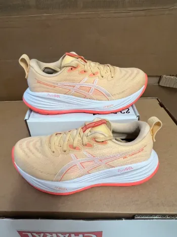 Używany Asics Cumulus 27 Running Shoes