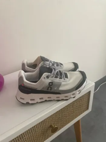 Używany On Running Cloudvista Running Shoes