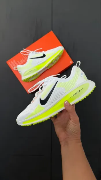 Używany Nike Vomero 18 Running Shoes
