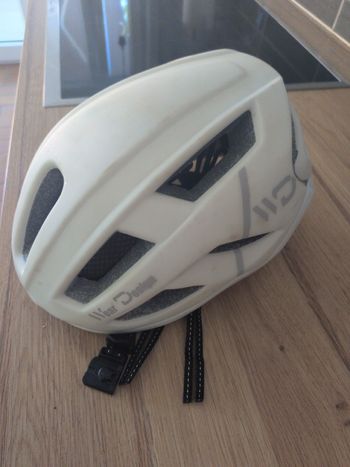 Used Wear Design Casque 2020 Cycling Accessories
