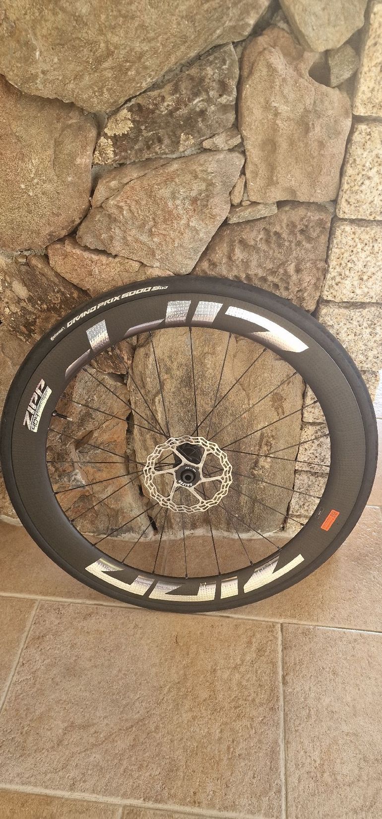 Brugt Zipp 404 Firecrest Disc 2023 bike — billede 5 af 8